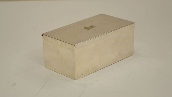 Scatola di forma rettangolare in metallo argentato, cm 15x8,5