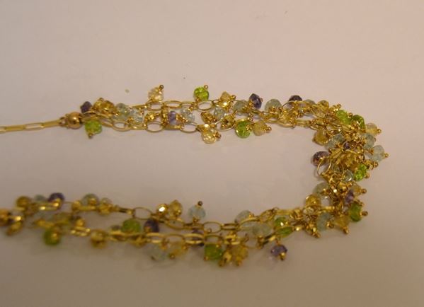Girocollo in oro titolo 375, con mix di pietre di colore, g 17