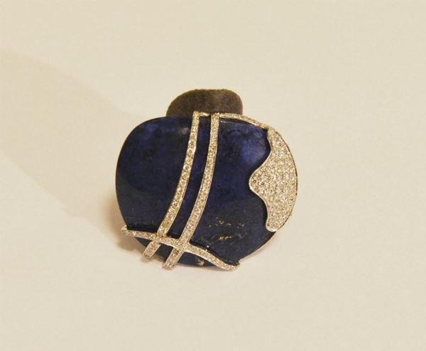 Anello in lapislazzulo naturale foderato in oro giallo e decorato a pavÃ¨ di brillanti, gr  34