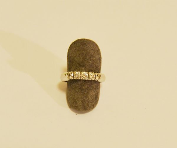 Anello a fedina, in oro bianco e 5 brillantini gr  4.7