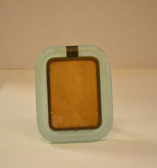 Cornice portafotografie, in vetro di murano azzurro lavorato a reticolo, cm 24x19