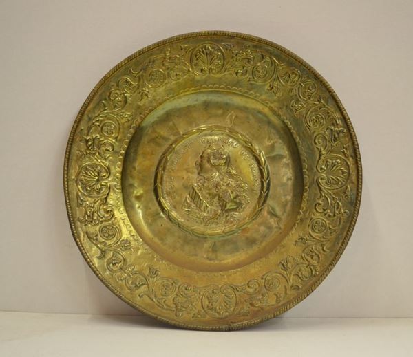 Elemosiniere in bronzo dorato