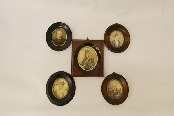 Cinque miniature, sec. XIX    PERSONAGGI    entro cornici  (5)