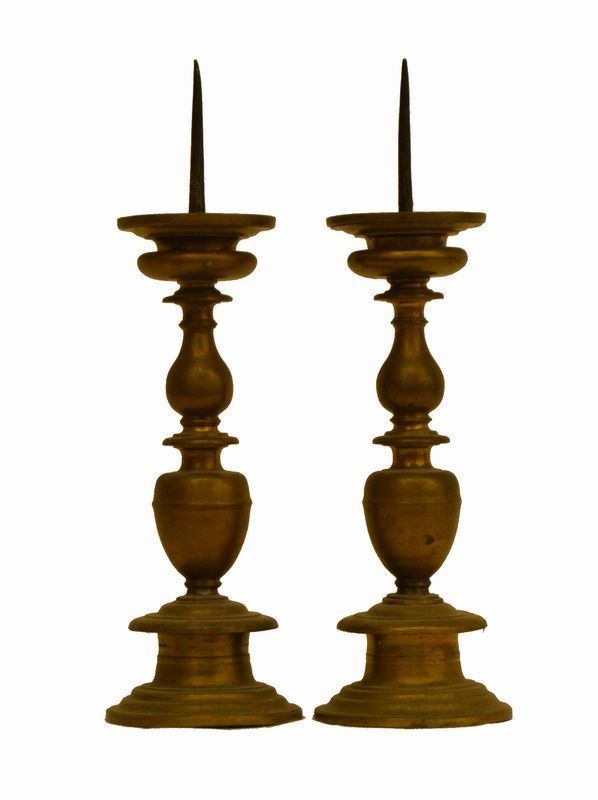 Due candelieri, Toscana, sec. XVIII, in bronzo, alt. cm 37