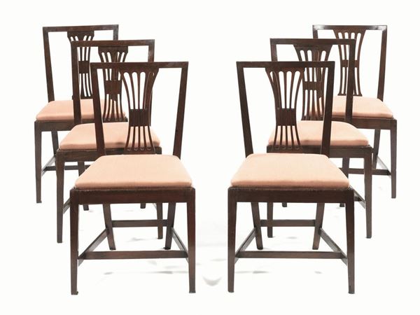 Sei sedie, Inghilterra, sec. XX, in mogano, spalliera rettangolare con cartella traforata a stecche, gambe rettilinee riunite da traversa ad H, sedili ricoperti in cotone rosa (6)