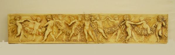 Due formelle in terracotta, manifattura di Signa, Dini e Cellai, PUTTI, cm 155x4x28