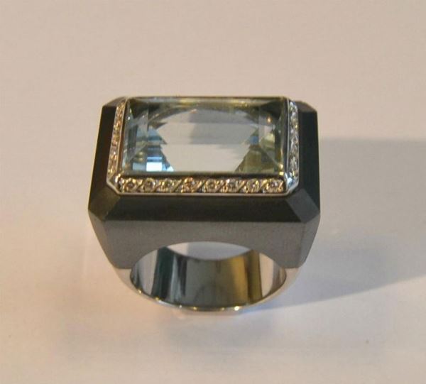  Anello in oro bianco ,ematite e acquamarina contornata da brillanti g 28,2