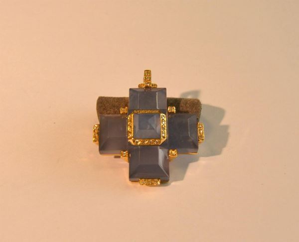  Pendente in oro giallo , calcedonio e brillanti a  forma di croce g 15,7