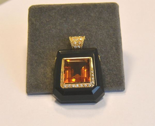  Pendente in oro giallo ,onice, quarzo citrino e brillanti g 14,7           