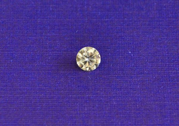  Diamante taglio brillante  di ct 0,61 , colore H-I , purezza VS                                                          