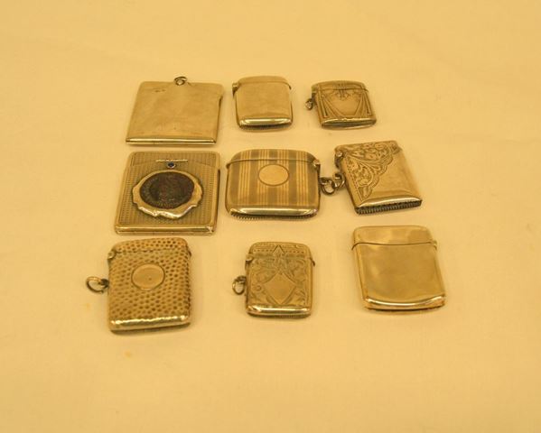 Gruppo di 9 portafiammiferi in argento sec XIX/XX g 240 (9)