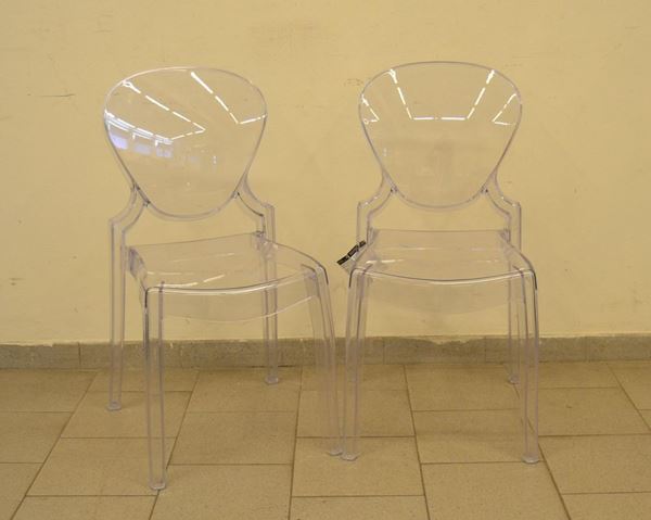  Due sedie, manifattura Pedrali, in policarbonato trasparente, alt. cm 89 ( 2 ) 