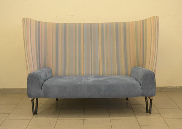  Poltroncina modello Mavi, manifattura Kartell, seduta in alcantara, schienale in stoffa a righe, cm 173x70x114, difetti 
