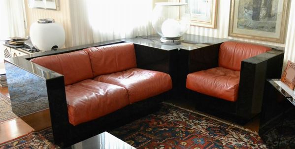  Divano a due posti, poltrona e tavolo formante angolo, design Saratoga, con cuscini, rivestito in pelle ( 3 ) 