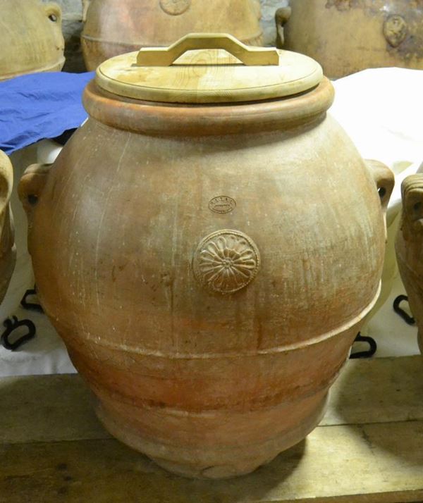  Orcio, sec. XX, in terracotta, manifattura M.I.T.A.L. Impruneta, alt. cm 89, diam. cm 78 