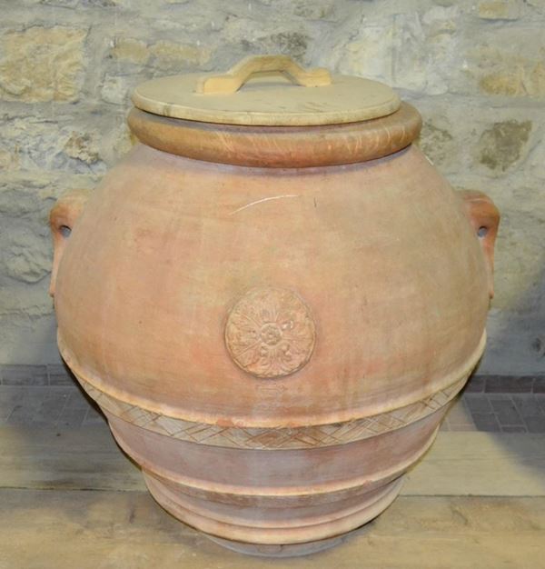  Orcio, sec. XX, in terracotta, manifattura M.I.T.A.L. Impruneta, alt. cm 97, diam. cm 91, firmati lateralmente Luigi Mariani 