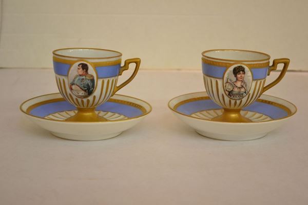 Due tazzine con piattino, Francia, sec. XIX,  in porcellana bianco-oro decorata in azzurro con medaglione con profilo di Napoleone (4)
