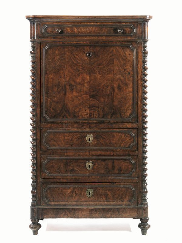  Secretaire, fine sec. XIX,  in noce e   radica di noce, piano superiore con angoli arrotondati, un cassetto nella fascia, piano a calatoia con scrittoio e scarabattolo in acero, cassettini e vani a giorno, tre cassetti nella parte sottostante, colonne a tortiglioni angolari, piedi a cipolla, cm 86x46x150,  piccoli danni 