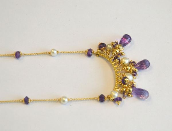 Collana in oro giallo, con ametiste e perle, g 13,2