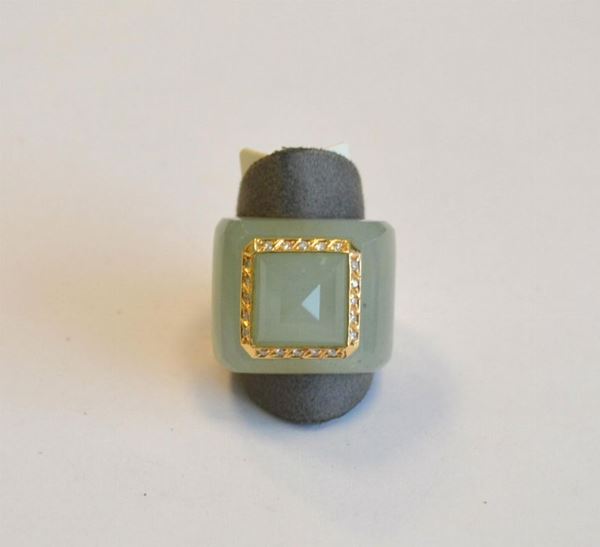 Anello in oro giallo, con acquamarina milk e brillanti, marcato Moonlight,
