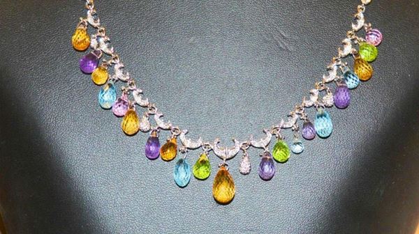 Collana in oro bianco, brillanti e pietre mix, g 20,8