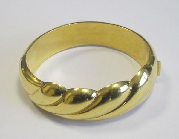 Bracciale rigido,in oro giallo,a fascia larga,  g 41,8                                      