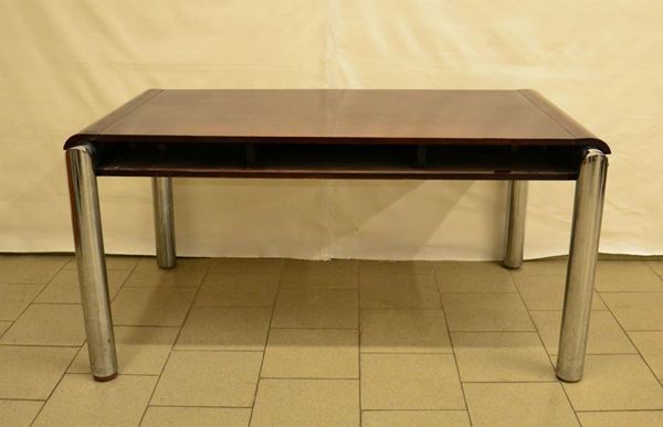 Scrivania, anni â€™80, piano in laminato con bordi stondati, gambe cromate, cm
