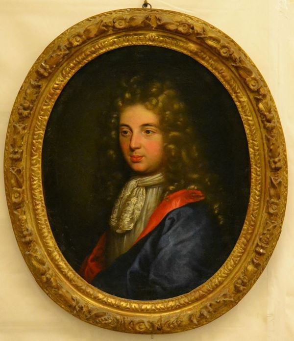 Scuola Francese, sec. XVIII, GENTILUOMO, olio su tela ovale entro cornice