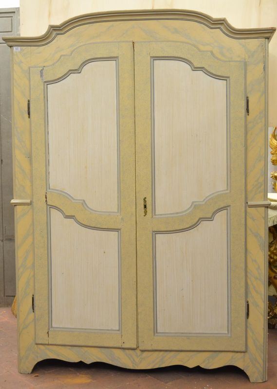  Armadio, Piemonte, metÃ  sec. XVIII, in legno dipinto a finto marmo,     