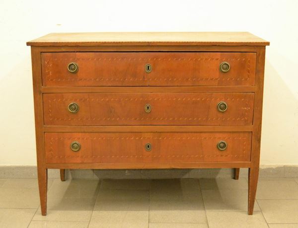 Cassettone, Luigi XVI, in noce filettato, a tre cassetti, gambe troncopiramidali, cm 115,5x56,5x91                                            