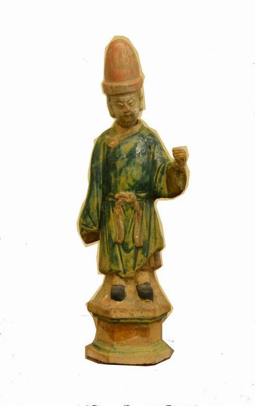 Scultura, Cina, sec. XIX, in terracotta dipinta, raffigurante DIGNITARIO, alt. cm 42, difetti e rotture                                                    