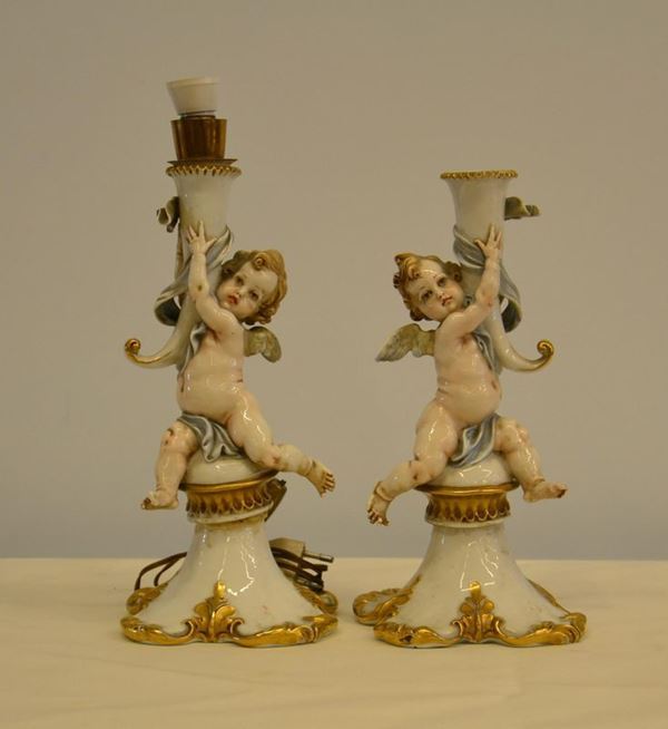 Lume da comodino, Napoli, sec. XIX, in ceramica Capodimonte