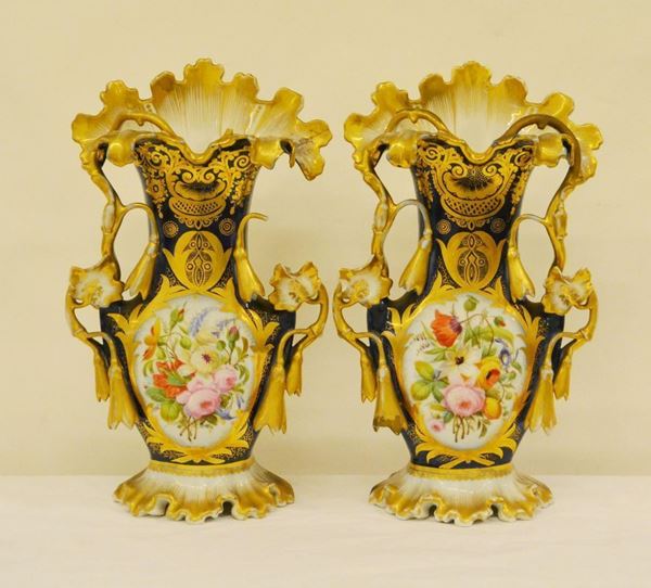 Coppia di vasi, Toscana, sec. XIX, in porcellana dipinta a FIORI, alt. cm 36 ( 2 )