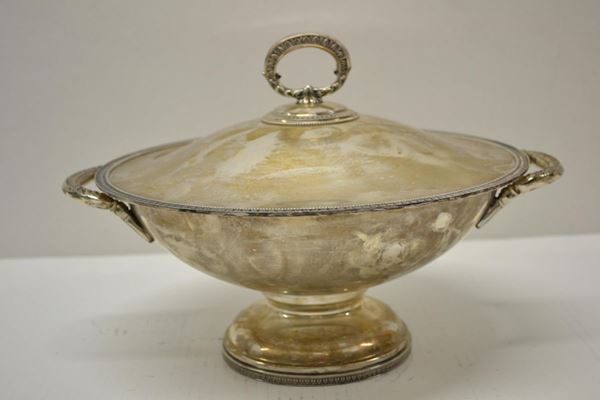  Zuppiera, sec. XX,  in argento, presa del coperchio ad anello, g 1300
