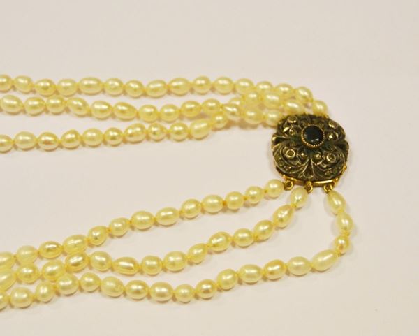  Collana in oro ,argento, zaffiro,perle e diamanti 