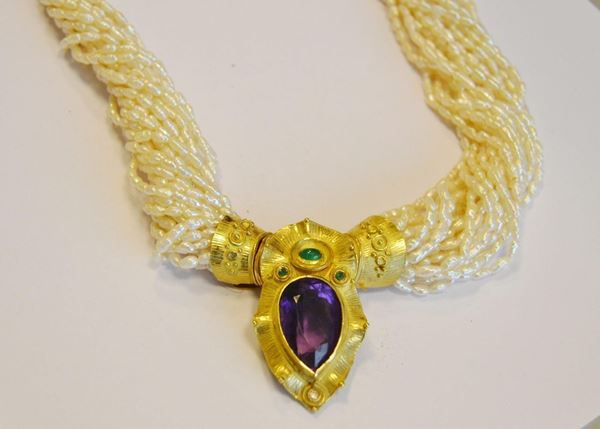  Collana in oro giallo, perle e ametista                                     