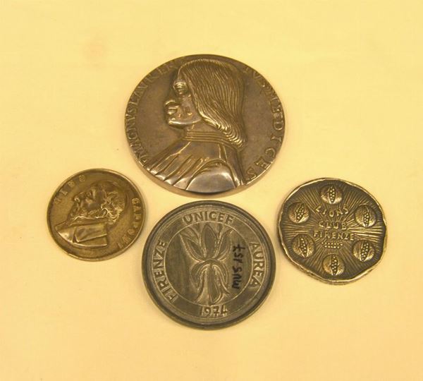  Quattro medaglie commemorative  