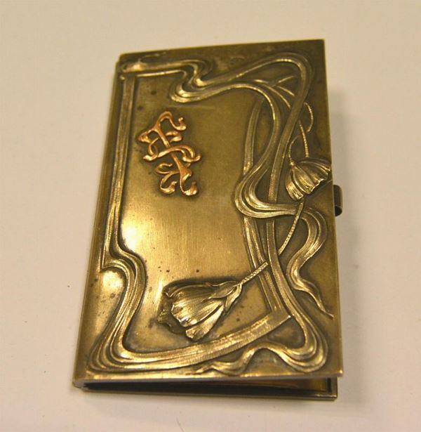  Carnet de femme , periodo liberty, in argento 