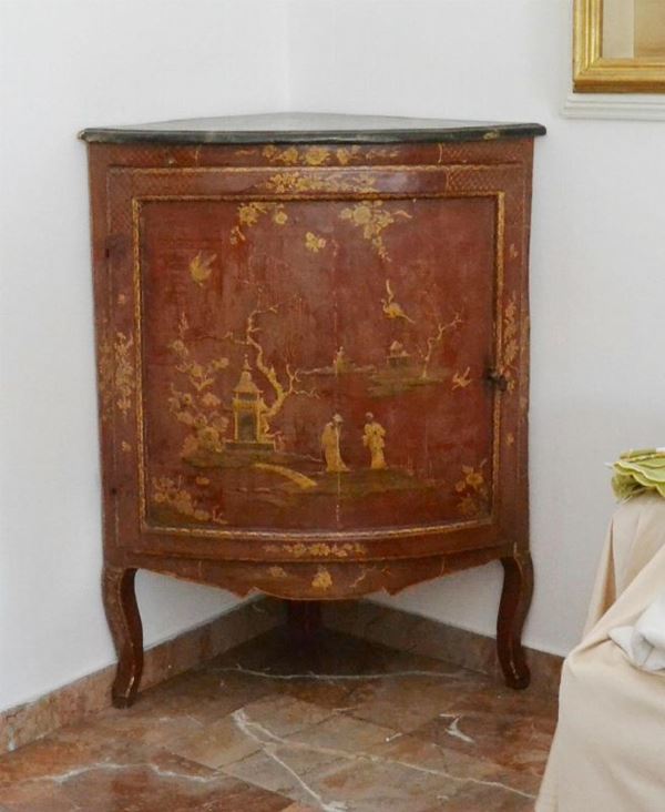  Angoliera, Veneto, sec. XVIII,  ad uno sportello decorato   - Asta Antiquariato, Collezionismo & Gioielli - Poggio Bracciolini Casa d'Aste