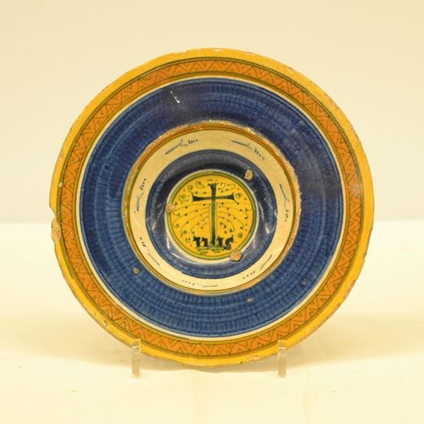  Piatto, Faenza, sec. XVI,  in maiolica decorata 