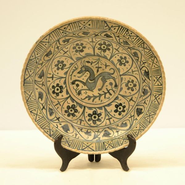  Piatto fondo, Italia centrale, sec. XV,  in maiolica, 