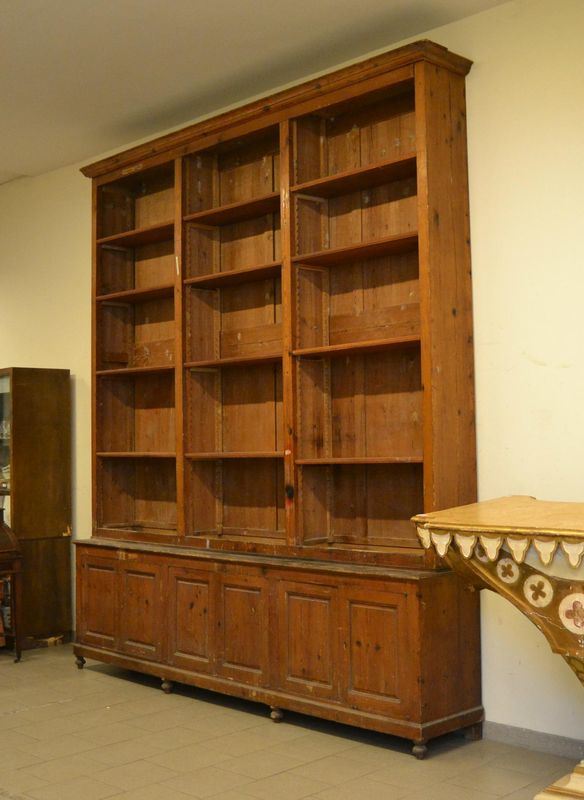 Grande libreria, Toscana, sec. XIX,  in abete,  - Asta Antiquariato, Collezionismo & Gioielli - Poggio Bracciolini Casa d'Aste