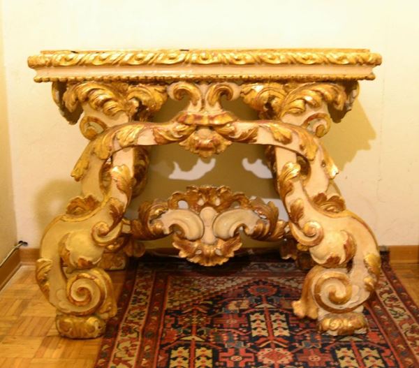  Console, Toscana, sec. XVIII,  in legno intagliatoe laccato 