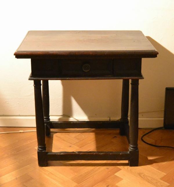  Tavolino, Toscana, sec. XVIII,  in noce,  - Asta Antiquariato, Collezionismo & Gioielli - Poggio Bracciolini Casa d'Aste