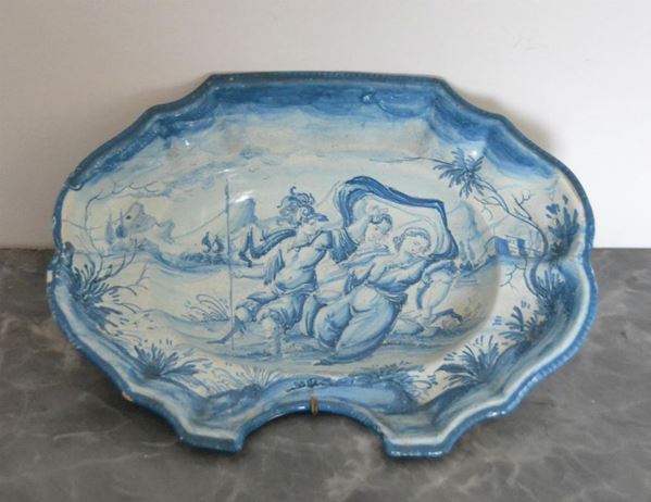  Bacinella, in stile '700,  in maiolica decorata