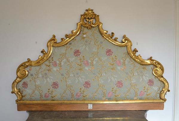  Testata di letto matrimoniale, sec. XIX,  in legno intagliato e