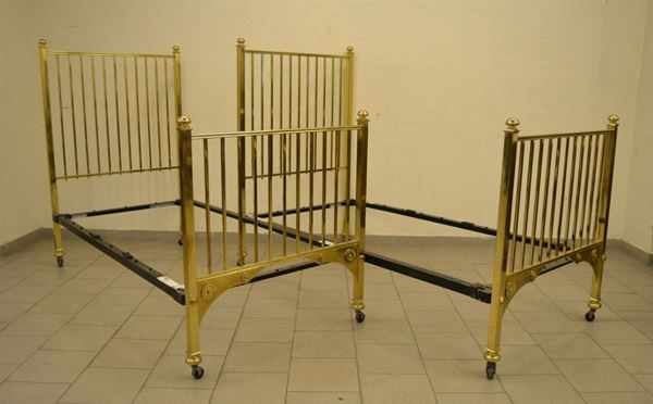  Coppia di letti, Inghilterra, inizi sec. XX,  in ottone, 