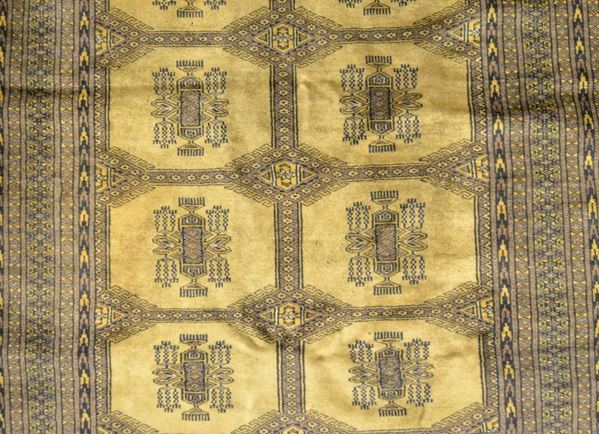  Tappeto Kashmir India, sec. XX,   - Asta Antiquariato, Collezionismo & Gioielli - Poggio Bracciolini Casa d'Aste
