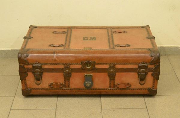  Baule, Stati Uniti, inizio sec. XX,  in cuoio e metallo,   - Asta Antiquariato, Collezionismo & Gioielli - Poggio Bracciolini Casa d'Aste
