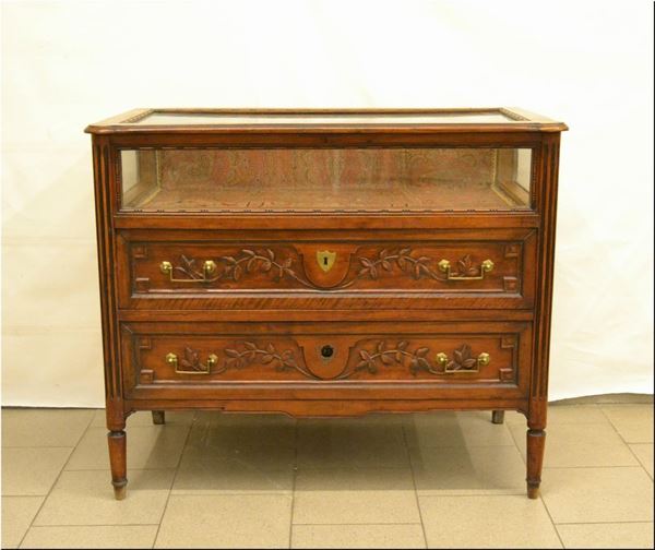  Cassettone, Emilia, sec. XIX,  in mogano intagliato,  - Asta Antiquariato, Collezionismo & Gioielli - Poggio Bracciolini Casa d'Aste